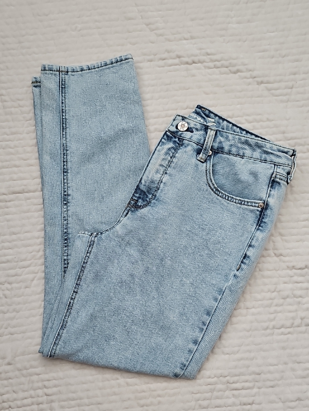 Seven 7 Light Wash High-Rise Mom Jeans - Light Blue